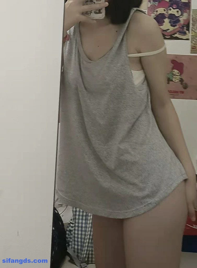 小母狗居家自拍07.jpg